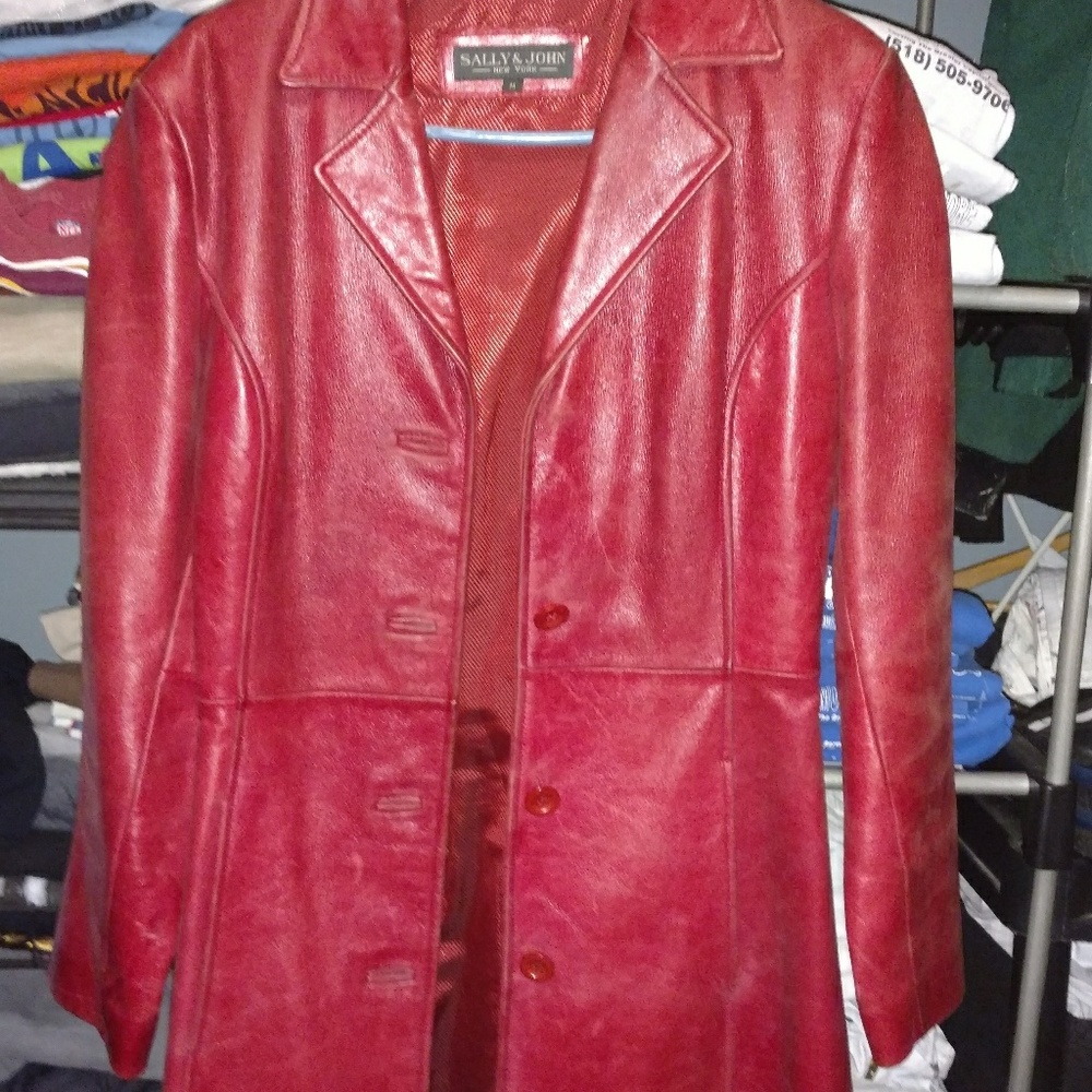 Red Leather - Picture 3 of 4
